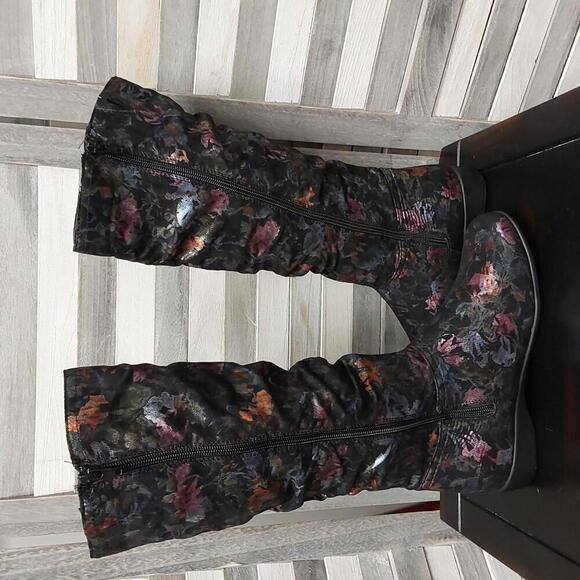 Stylish Floral Slouchy Boots | 6 1/2W - Picture 6 of 8